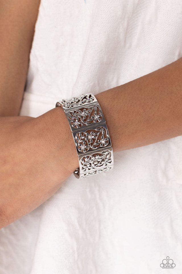 Garden Walls - Silver.